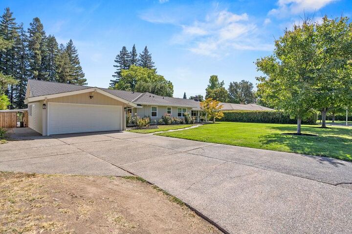 Property Photo: 742 Santa Rita Way CA 95864