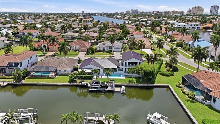 Property Photo: 910 Beaver Court FL 34145