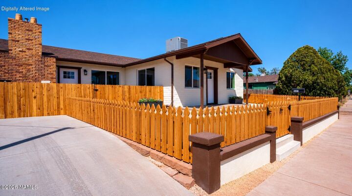 Property Photo: 108 E Oak Street AZ 86047
