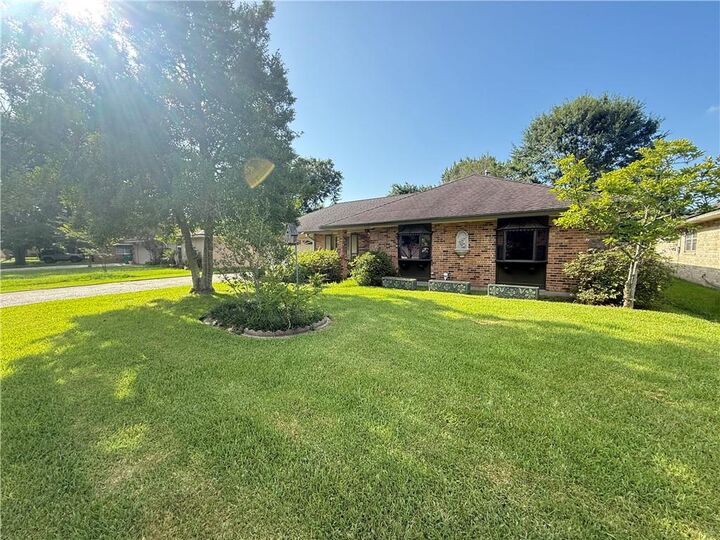 Property Photo:  1522 Maplewood Drive  LA 70458 