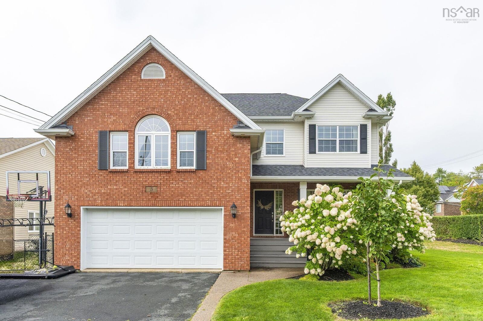 Property Photo:  5 Edgewater Close  NS B2W 6S3 