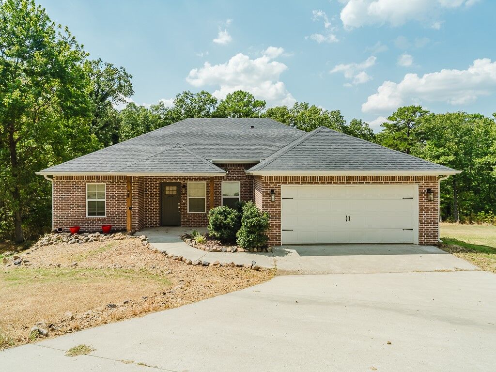Property Photo: 3 Kemble Circle AR 72714