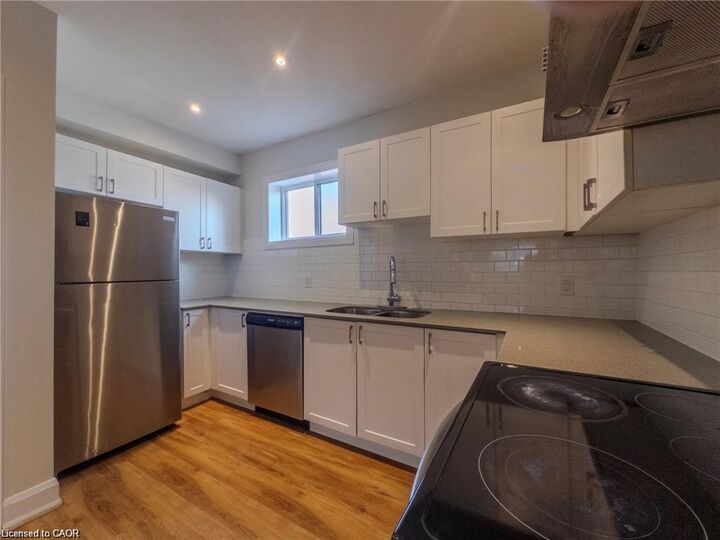 Property Photo:  540 King Street E C7  ON L8N 1E2 