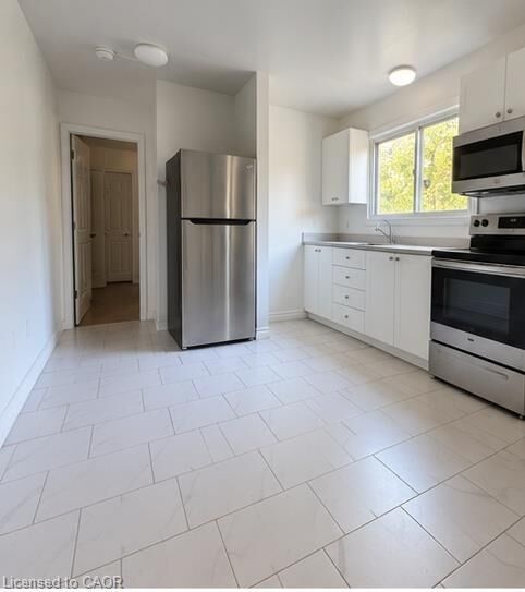 Property Photo:  416 Lancaster Street W 2  ON N2H 4V9 