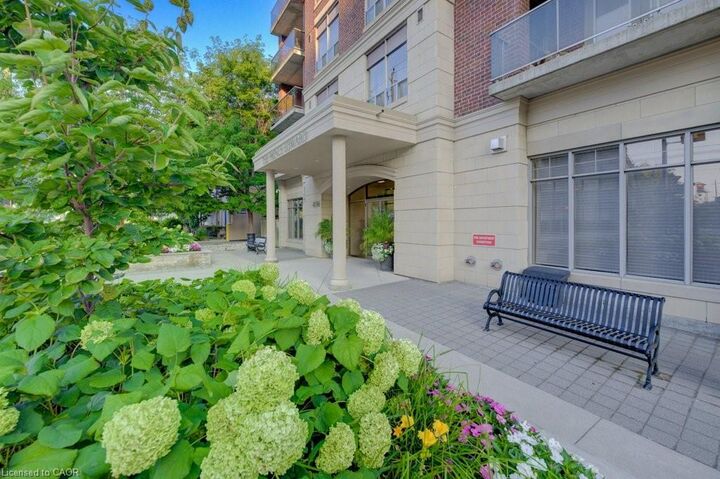 Property Photo:  4196 Dundas Street W 309  ON M8X 0A3 
