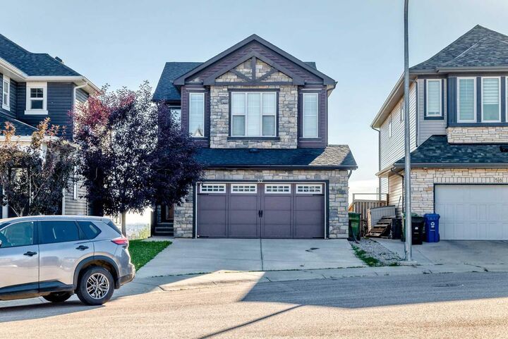 Property Photo:  52 Nolanlake Point NW  AB T3R 0W2 