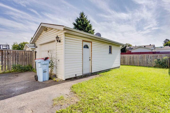 Property Photo: 33 Poplar Crescent AB T9H 1N8