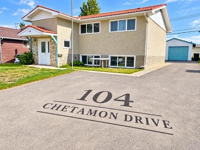 Property Photo:  104 Chetamon Drive  AB T7V 1G5 