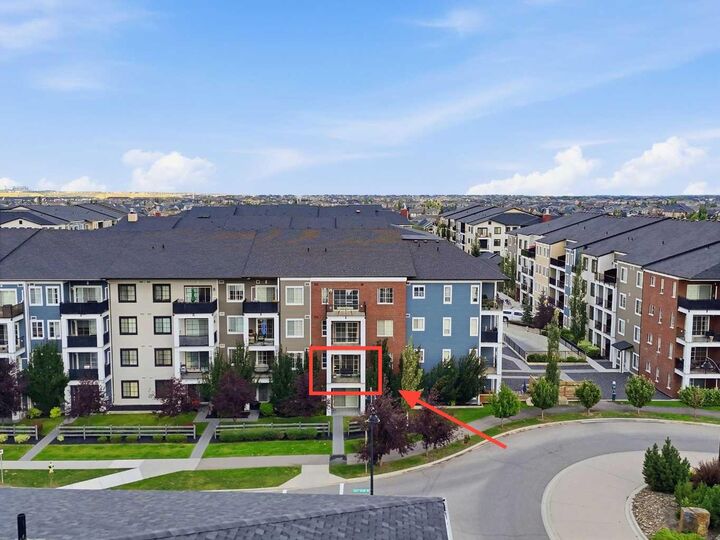 Property Photo:  151 Legacy Main Street SE 7206  AB T2X 4A4 