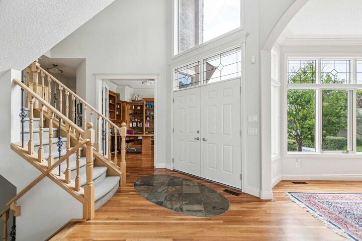 Photo de la propriété:  44 Evergreen Lane SW  AB T2Y 3T9 