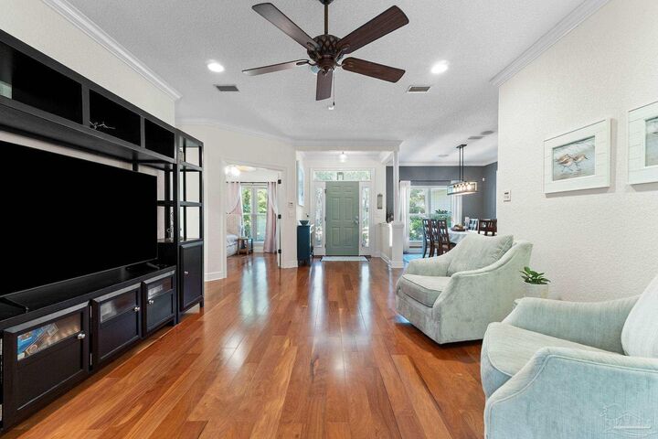 Property Photo: 2739 Sunrunner Ln FL 32563
