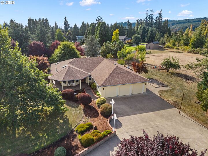 Property Photo: 39141 Easton Ln OR 97477