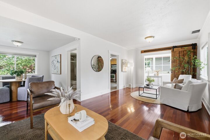 Property Photo: 626 W Emerson Street WA 98119