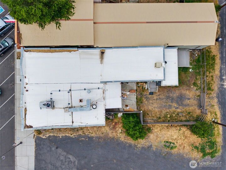 Property Photo: 330 E Main Avenue WA 98851