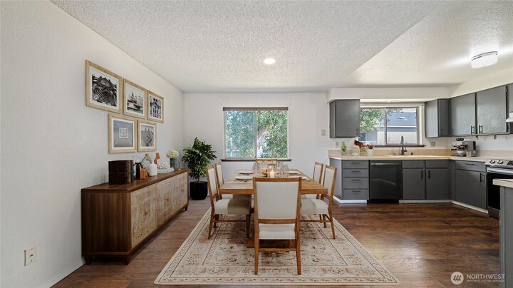 Property Photo: 2402 W 16th Ave WA 99337