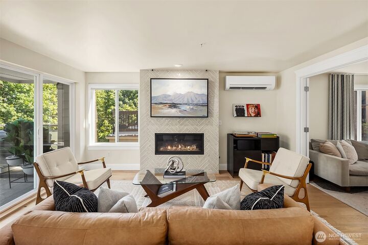 Property Photo:  2334  Thorndyke Avenue W 301  WA 98199 