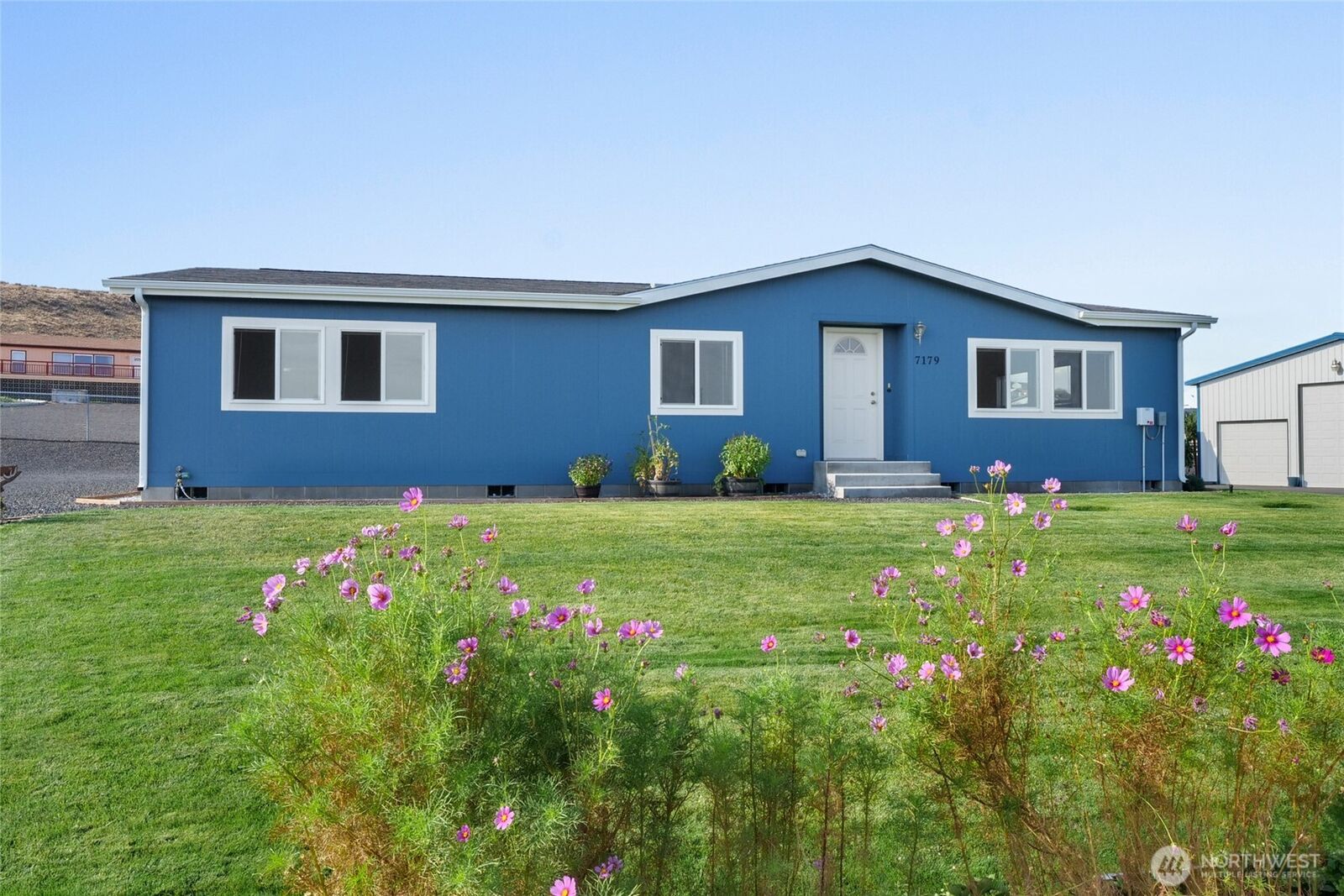 Property Photo:  7179 SE Summit Avenue  WA 99344 