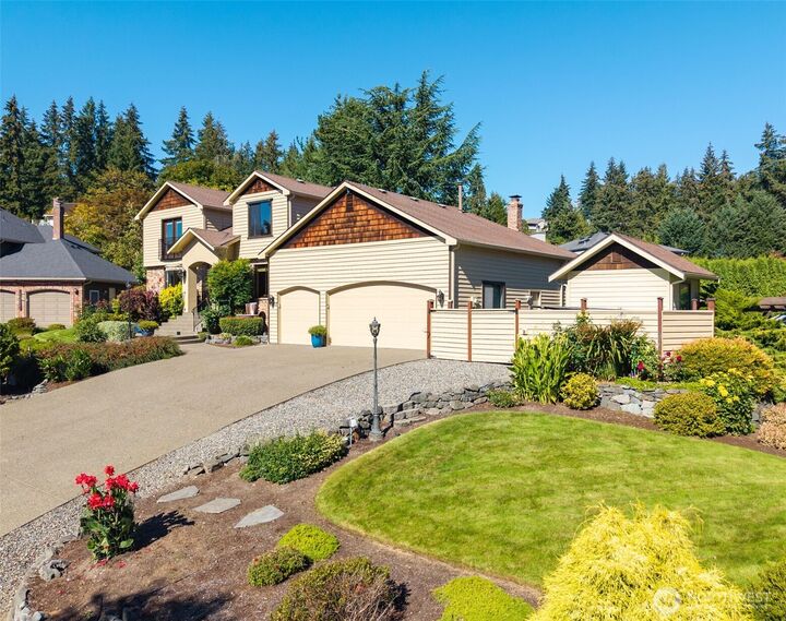 Property Photo: 10517 47th Street E WA 98372