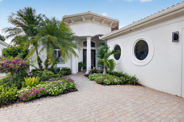 Property Photo: 7743 Villa D Este Way FL 33446