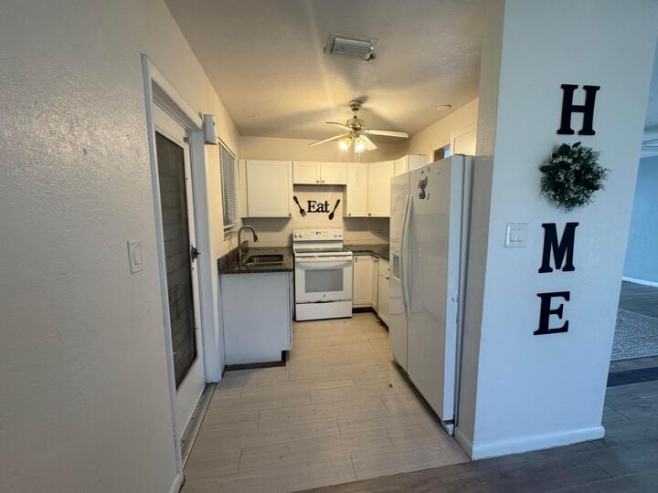 Property Photo:  141 SE Bonita Court  FL 34983 