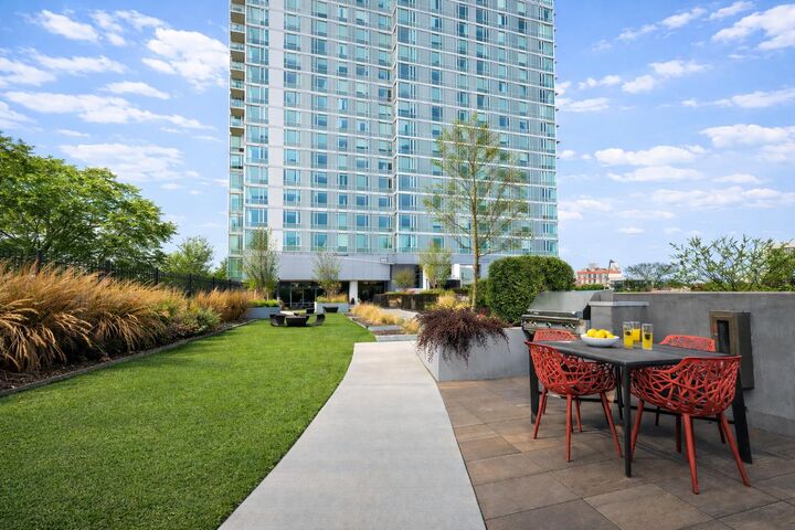 Property Photo:  1524 Sheepshead Bay Road 11E  NY 11235 