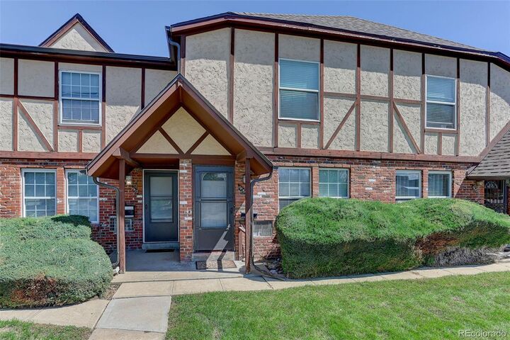 Property Photo: 956 S Iola Street CO 80012