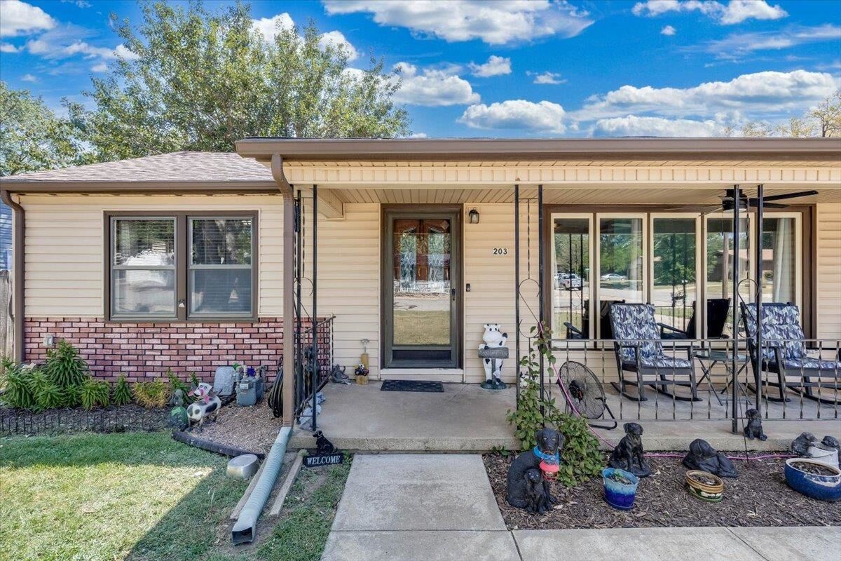 Property Photo: 203 Martha Ave KS 67110-1468