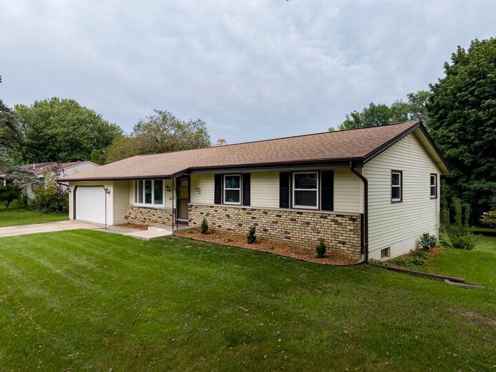 Property Photo:  1936 River View Drive  WI 53546 