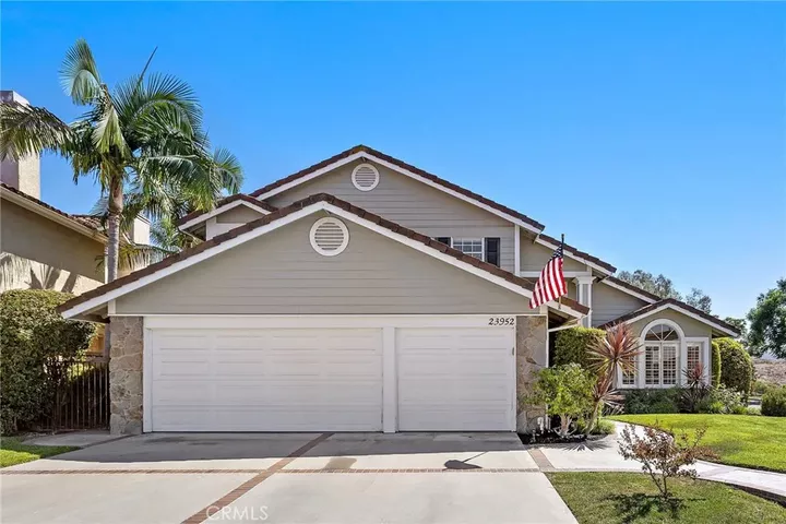 Property Photo:  23952 Cormorant  CA 92677 