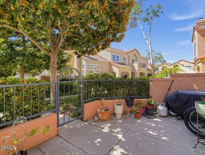 Property Photo:  1334 Jamaica Lane  CA 93030 
