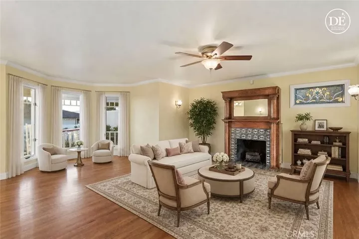 Property Photo:  830 Charles Street  CA 93433 