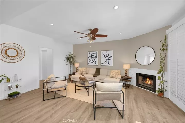 Property Photo:  6540 Hayvenhurst Avenue 35  CA 91406 
