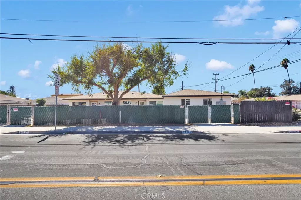 Property Photo:  24523 Myers Ave  CA 92553 