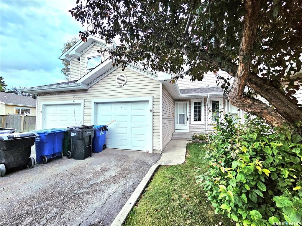 Property Photo:  103 Berini Drive 9  SK S7N 4N2 