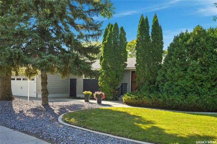 Property Photo:  74 McAskill Crescent  SK S7J 2P6 