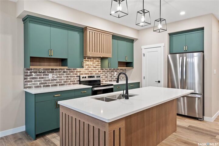 Property Photo:  344 Froese Crescent  SK S0K 4S3 