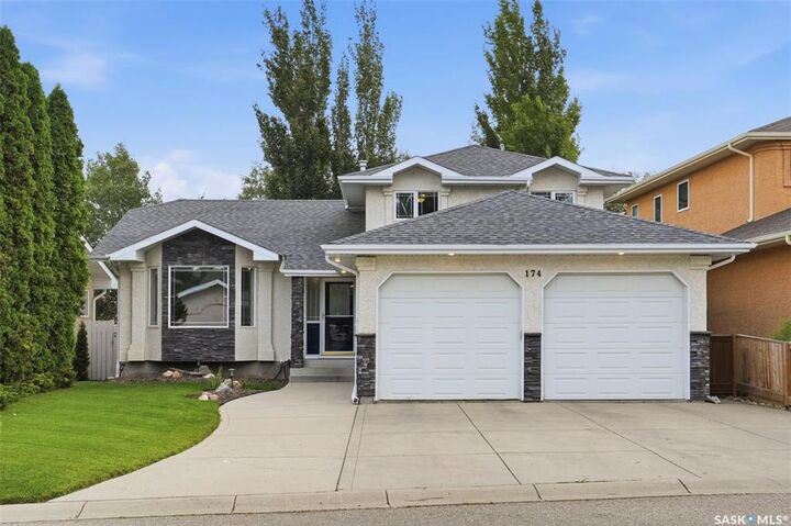 Property Photo:  174 Hinitt Place  SK S7N 4M6 