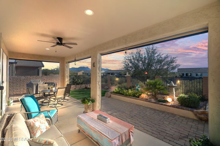 Property Photo:  1350 E Claystone Drive  AZ 85614 