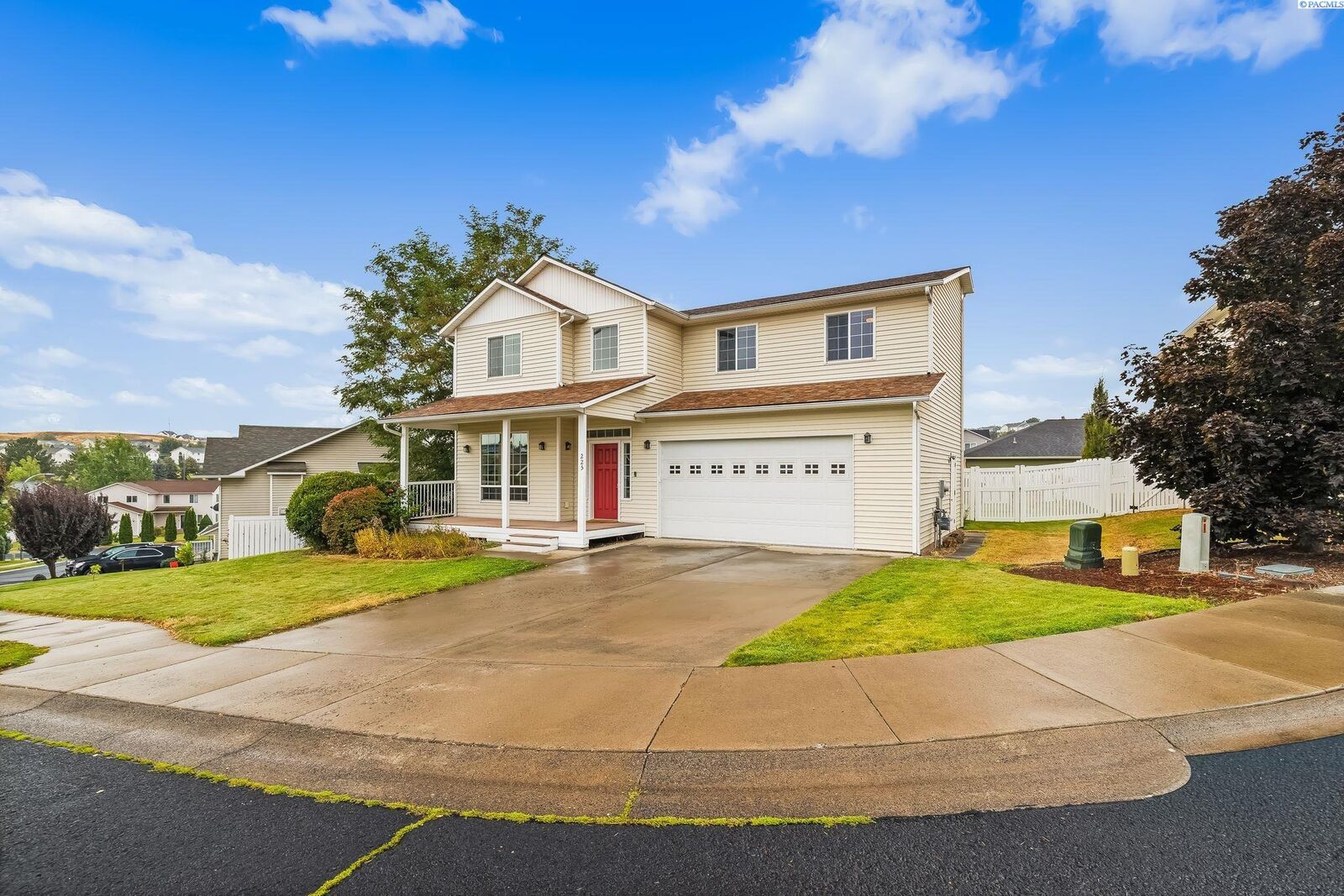 Property Photo: 225 Sanna Ct WA 99163