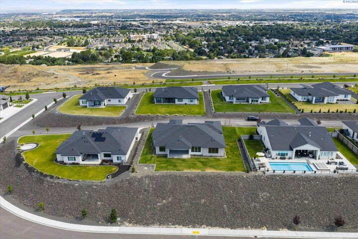 Property Photo:  7541 W 22nd Place  WA 99337 