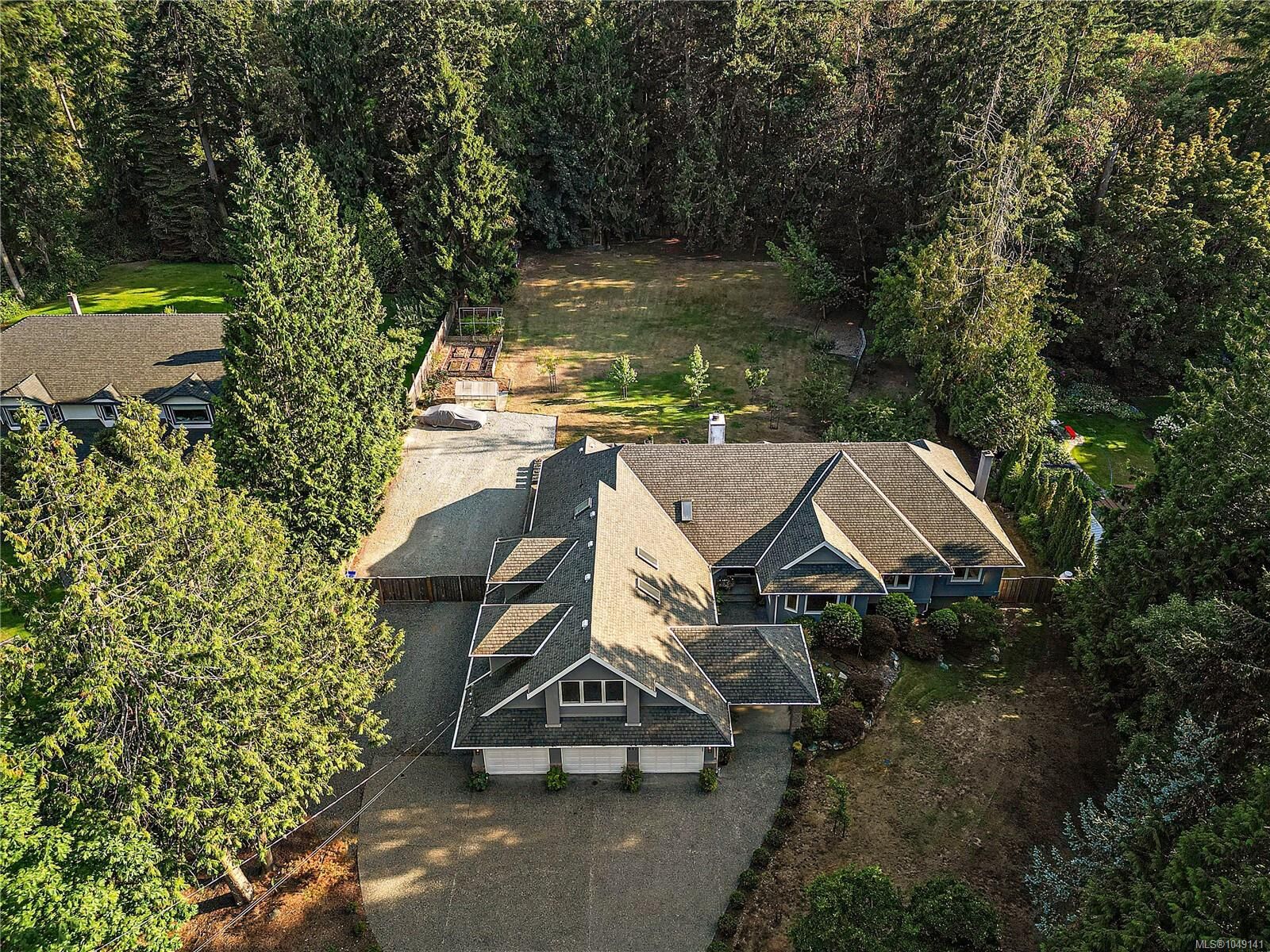 Property Photo:  657 Cromarty Ave  BC V8L 5G6 