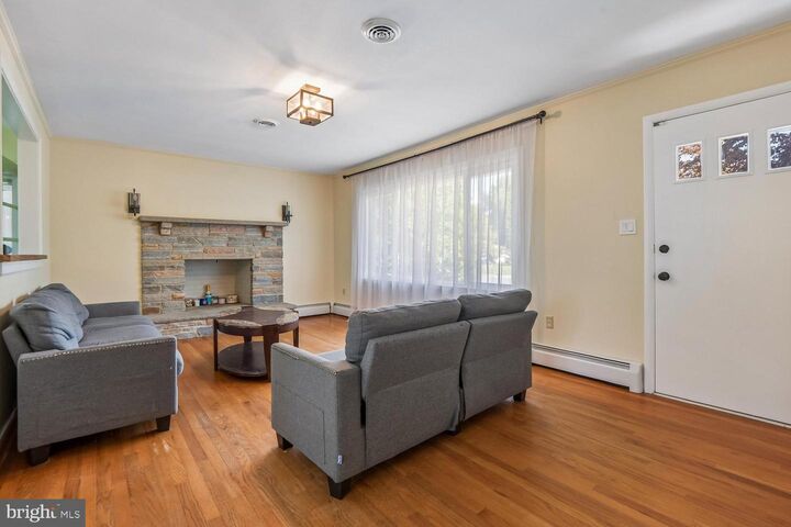 Property Photo:  1042 S Carroll Street  MD 21074 
