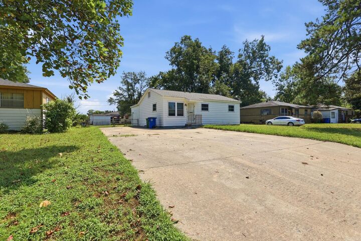 Property Photo: 2108 Whyte Drive AR 72117