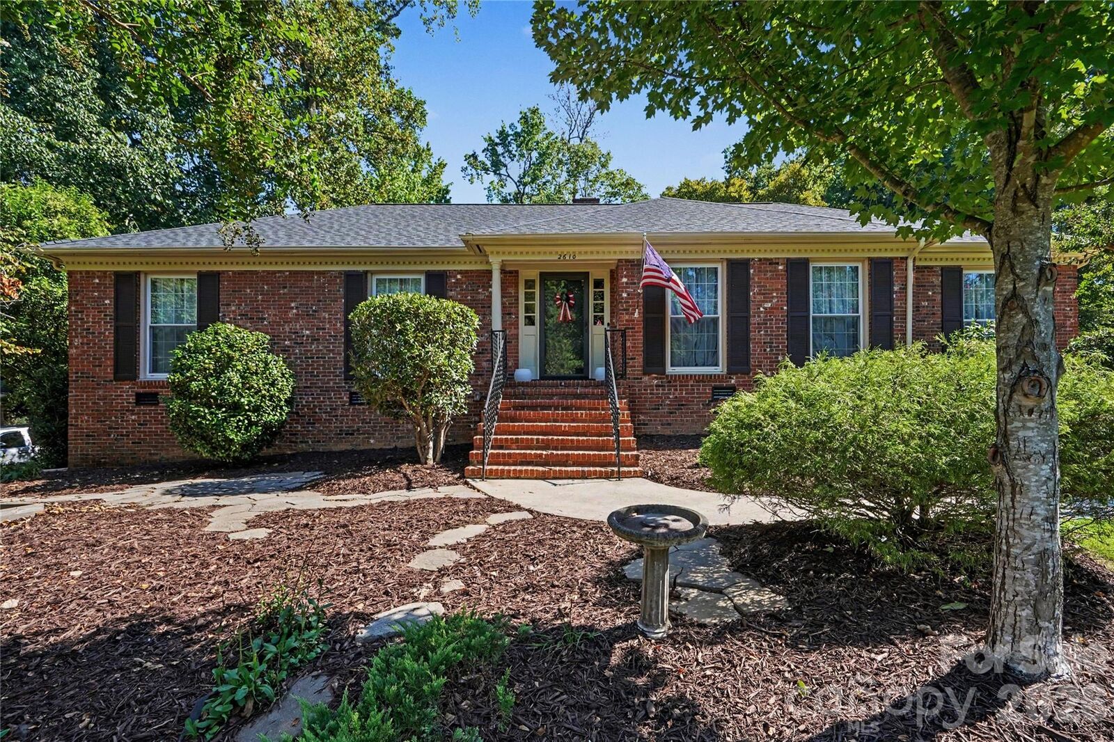 Property Photo: 2610 Tattersall Drive NC 28210