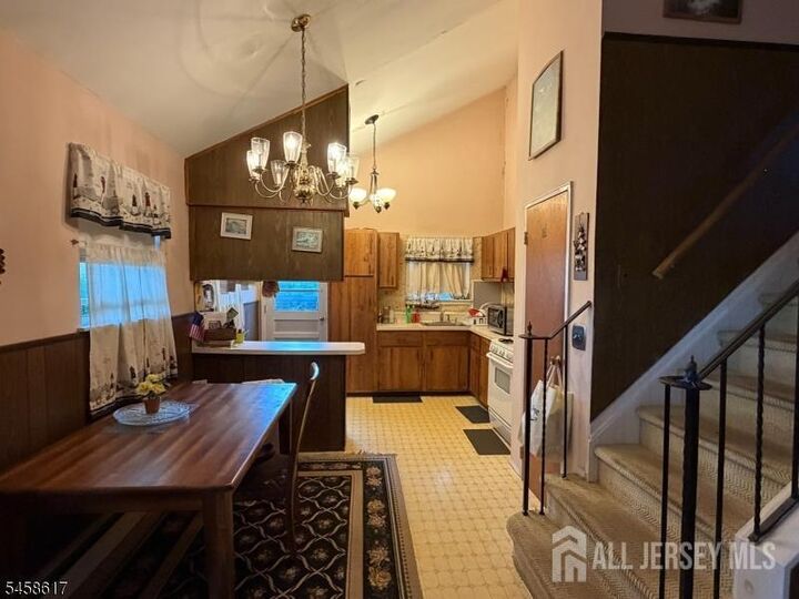 Property Photo:  25 Eardley Road  NJ 08817 