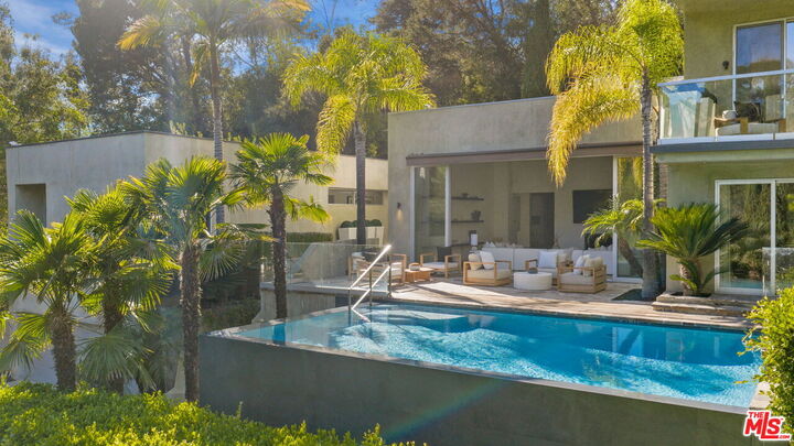 Property Photo: 2731 Hutton Dr CA 90210