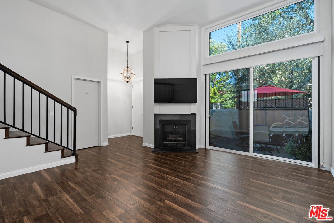 Property Photo: 6225 Shoup Ave, Unit 109 CA 91367