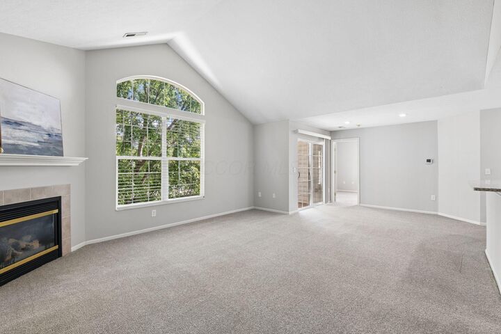 Property Photo: 5600 Vintage Place OH 43016