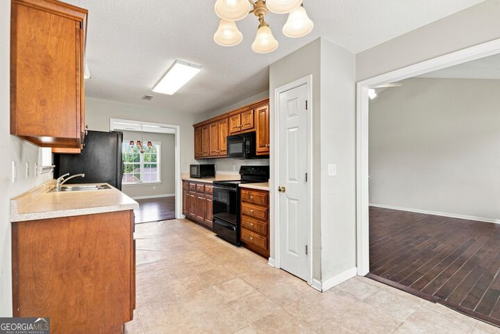 Property Photo: 10 Seay Drive SE GA 30161