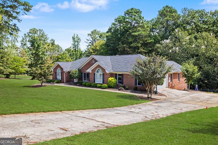 Property Photo: 502 Wedgepark Drive GA 30252